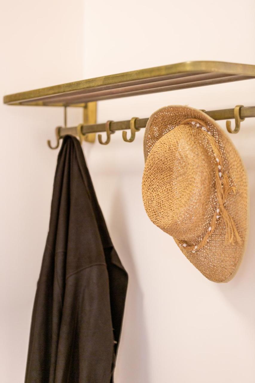 Hidesign Athens Apollon Luxury Apt In Plaka Acropolis Exteriör bild